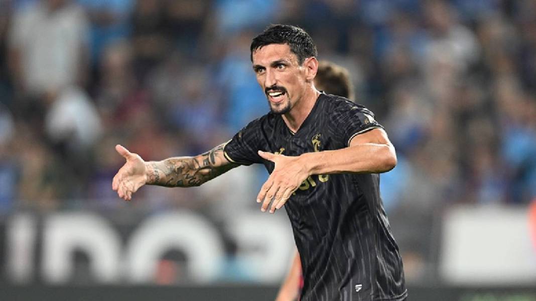 Trabzonspor'da ayrılacağı iddia edilmişti! 40 milyon euroluk dünya starı geri döndü. Taraftarlar akın edecek 5